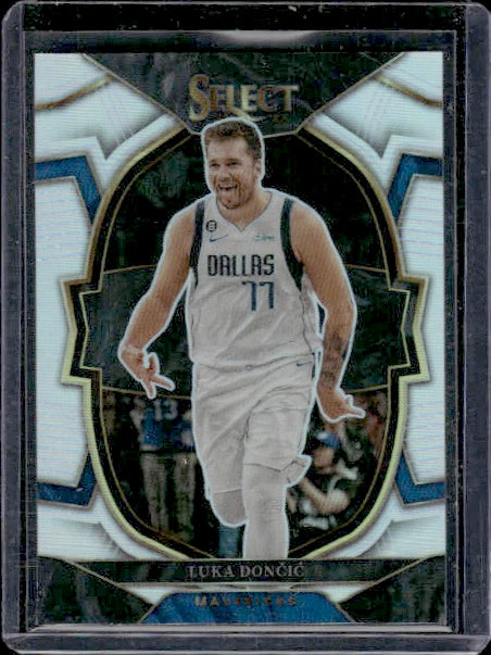 2022-23 Panini Select #51 Luka Doncic Silver Prizms