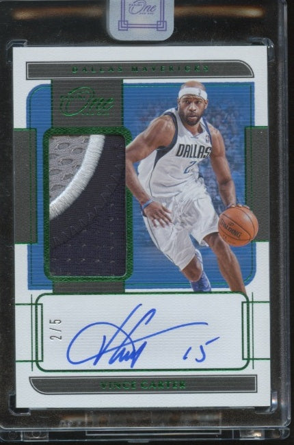 2021-22 Panini One and One #JA-VCT Vince Carter Jersey Autographs Green #/5