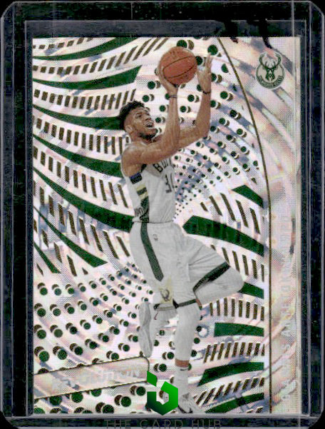 2020-21 Panini Revolution #58 Giannis Antetokounmpo Fractal