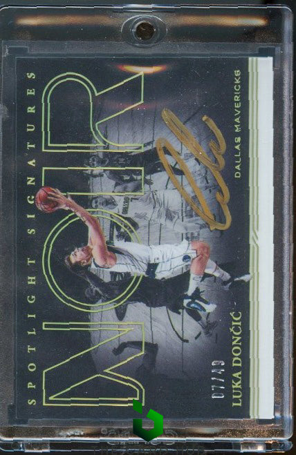 2020-21 Panini Noir #SSH-LDO Luka Doncic Spotlight Signatures Horizontal #/49