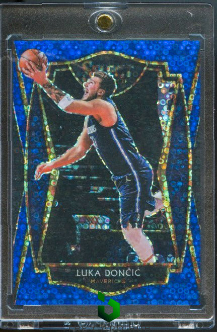 2020-21 Panini Select #150 Luka Doncic Blue Disco Prizms RC