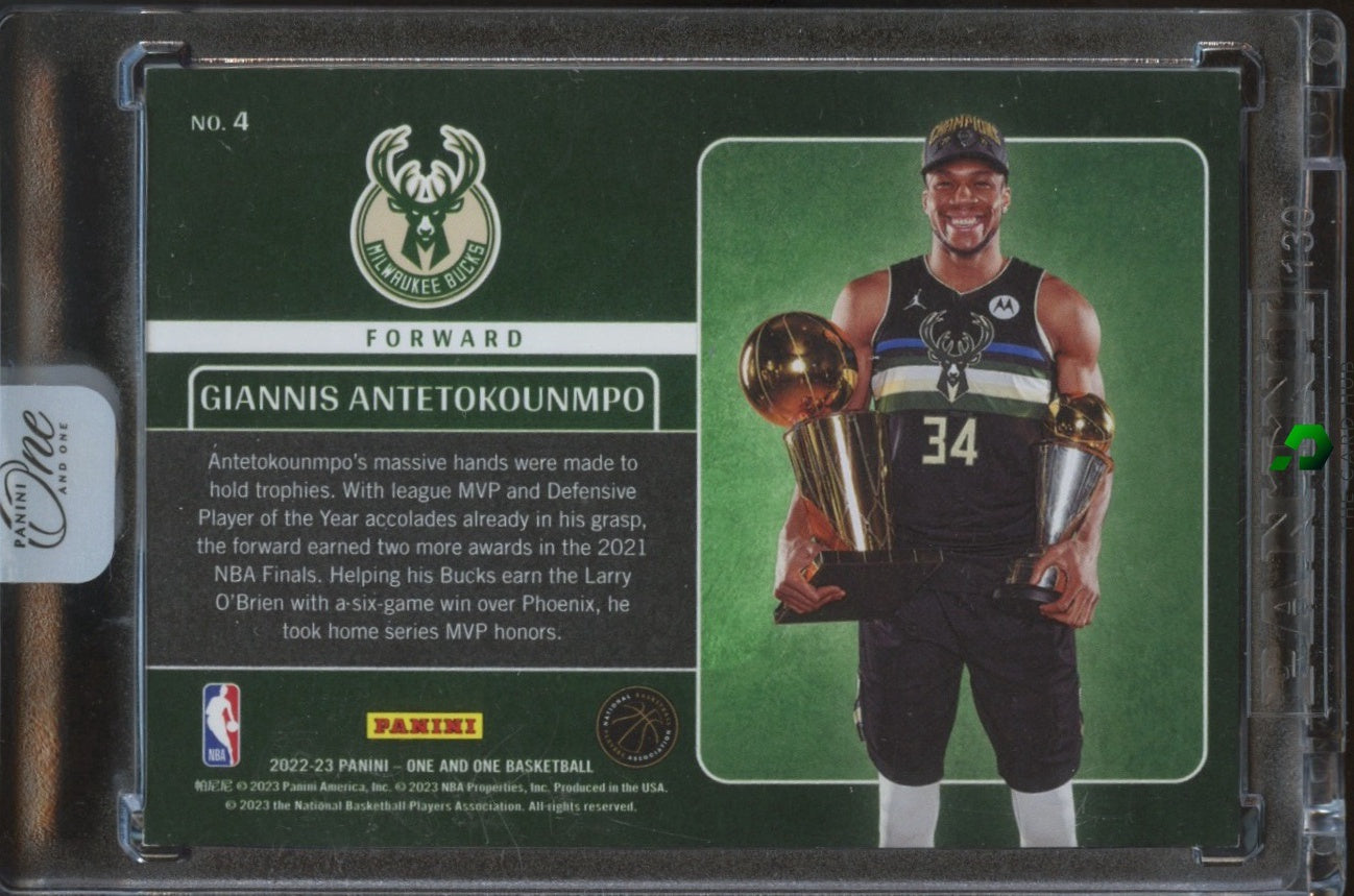 2022-23 Panini One and One: Timeless Moments Gold #4 Giannis Antetokounmpo #/10